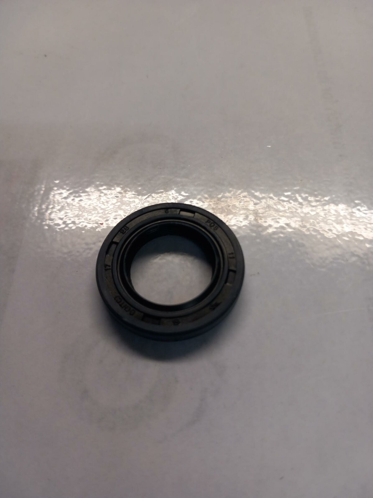 Hyosung Oil Seal 17x28x5 - Image 1
