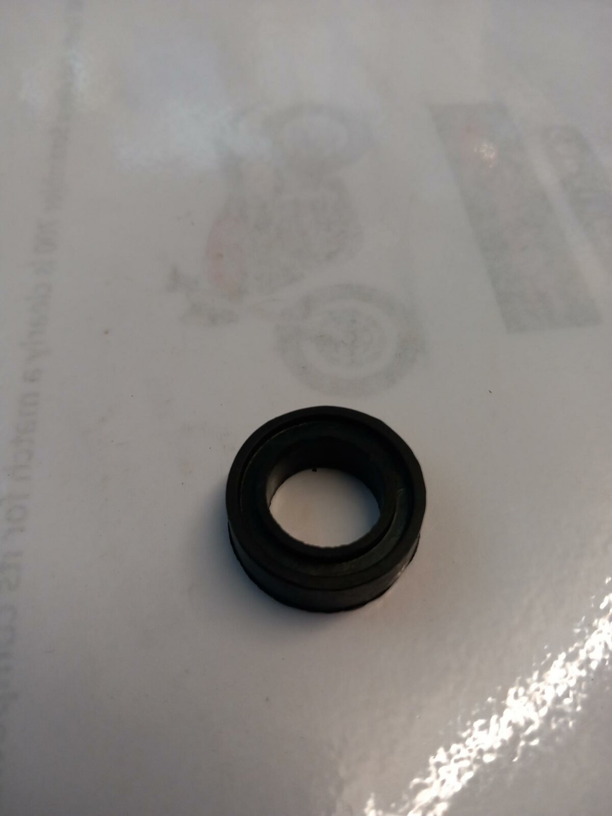 Hyosung Fuel Tank Rear Upper Rubber - Image 1