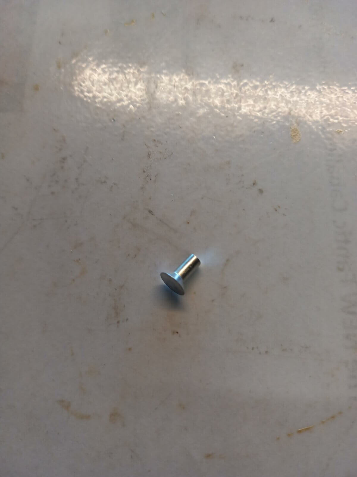Vespa Rivet - Image 1