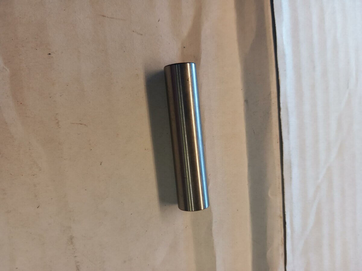 Hyosung Exhaust Rocker Arm Shaft - Image 1