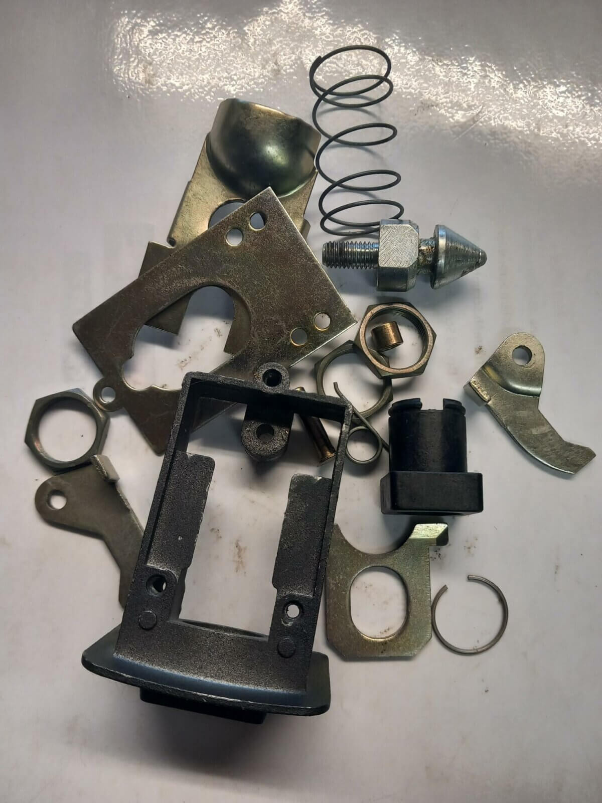 Vespa Seat Catch Assembly - Image 1