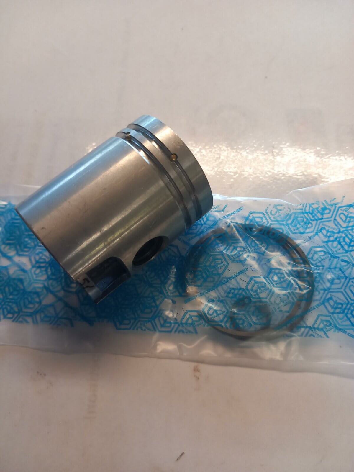 Vespa Piston Assembly - Image 1
