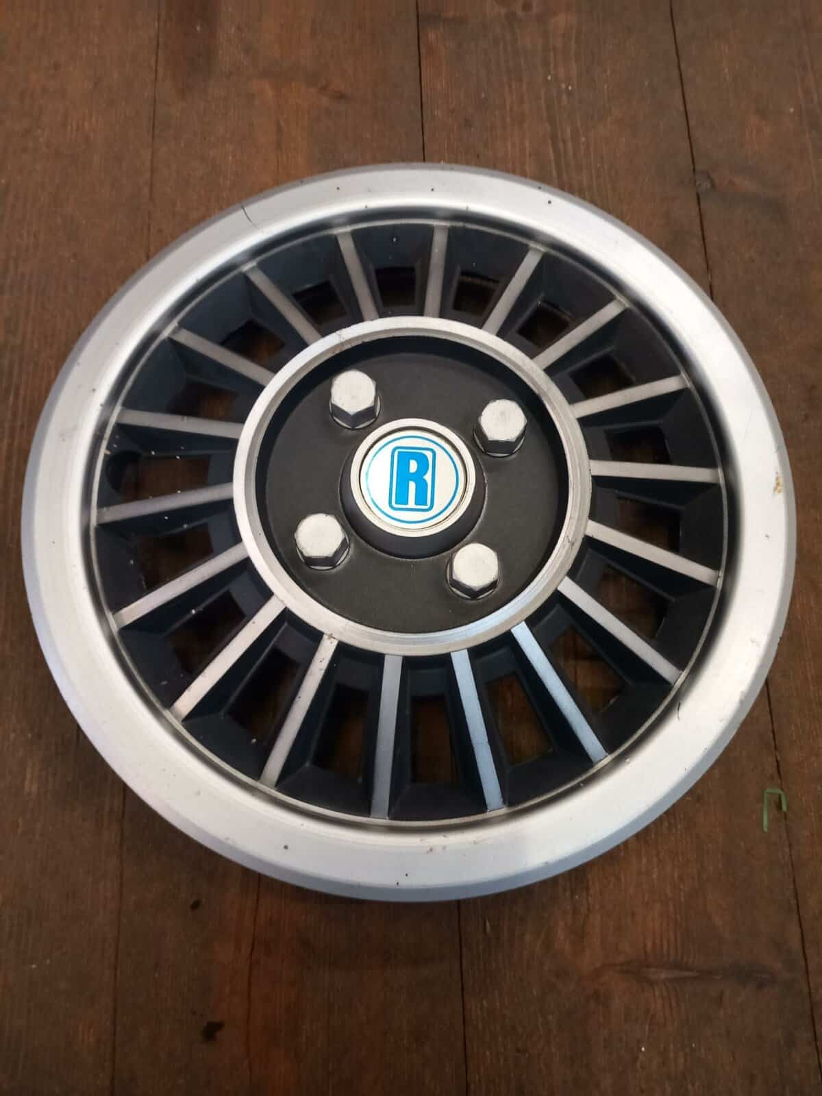 Reliant Hub Cap - Image 1