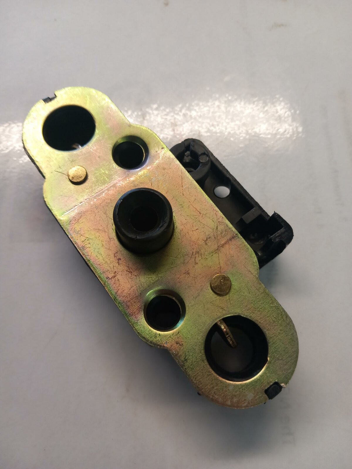 Hyosung Seat Catch Assembly - Image 1