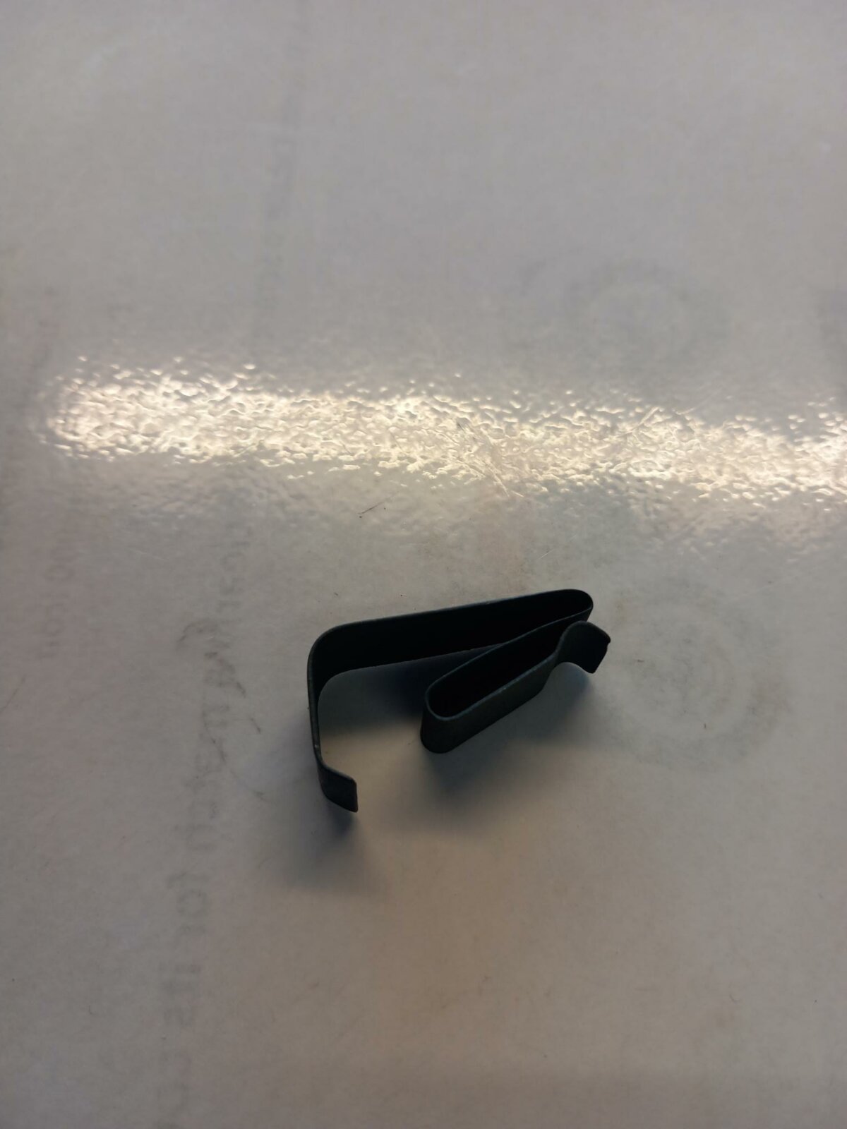 Hyosung Fuel Tank Cover Spring - Image 1