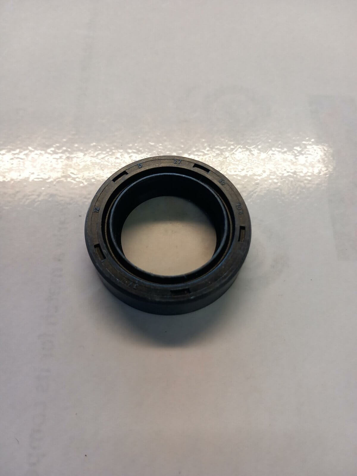 Hyosung Oil Seal 25x39x10.5 - Image 1