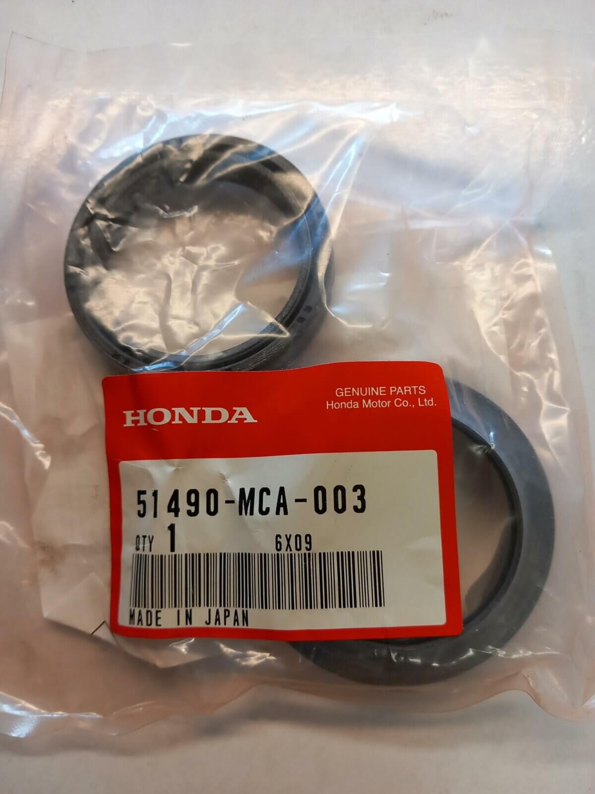 Honda Front Fork Oil and Dust Seal Set - Image 1