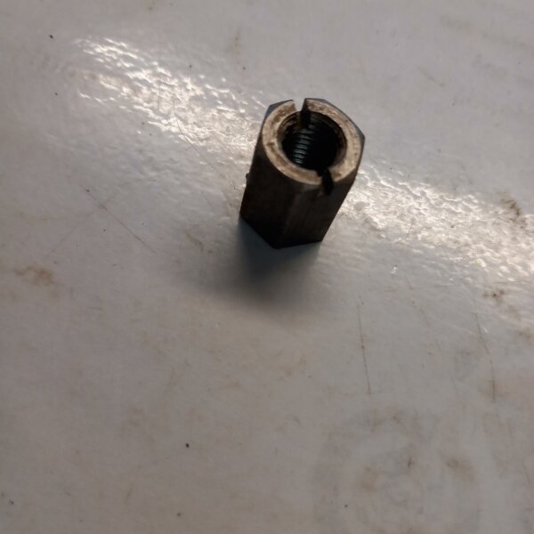 Reliant Nut