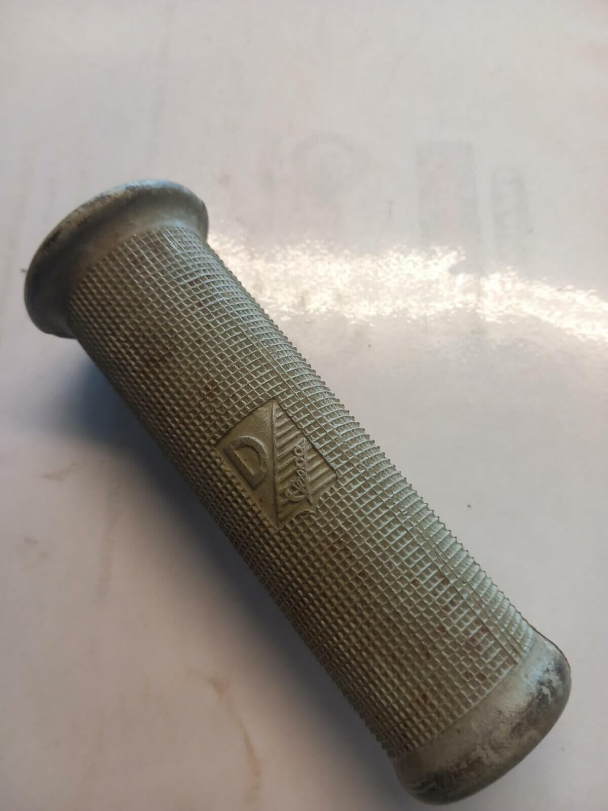 Vespa Grip - Image 1