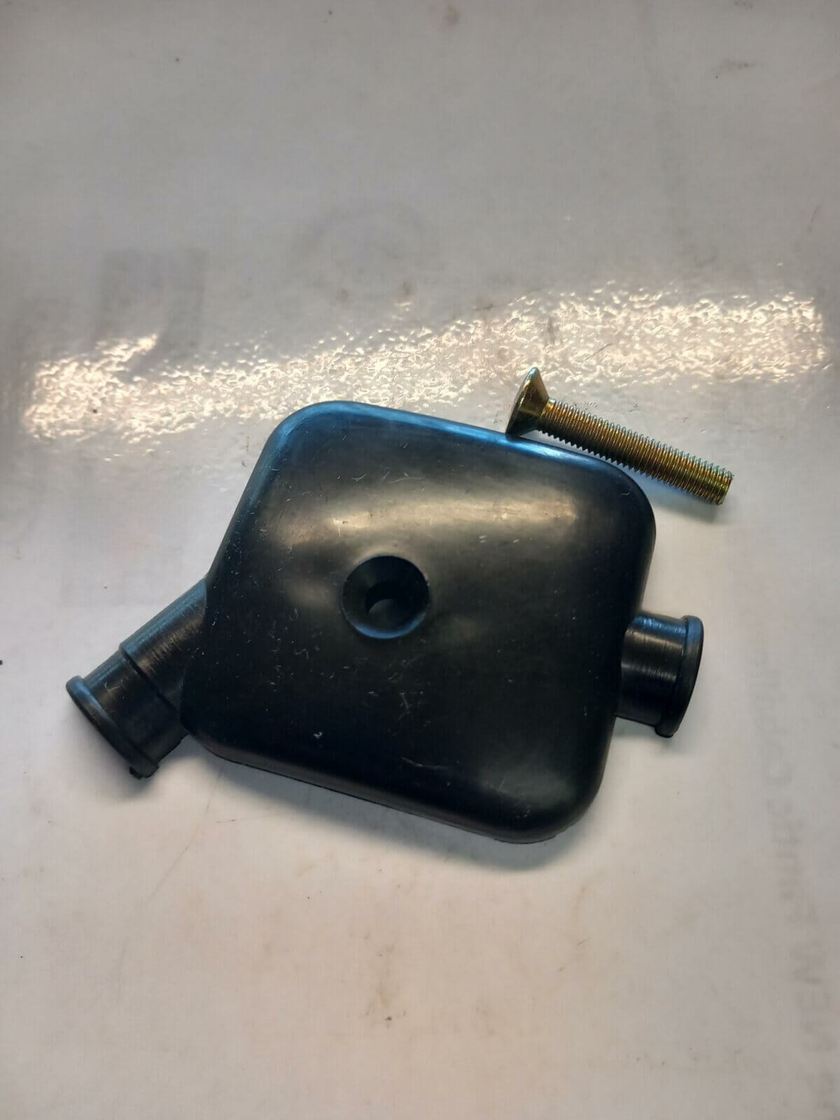 Vespa Cover and Screw - Image 1