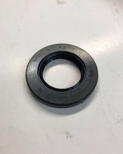 Oil seal 30 52 7